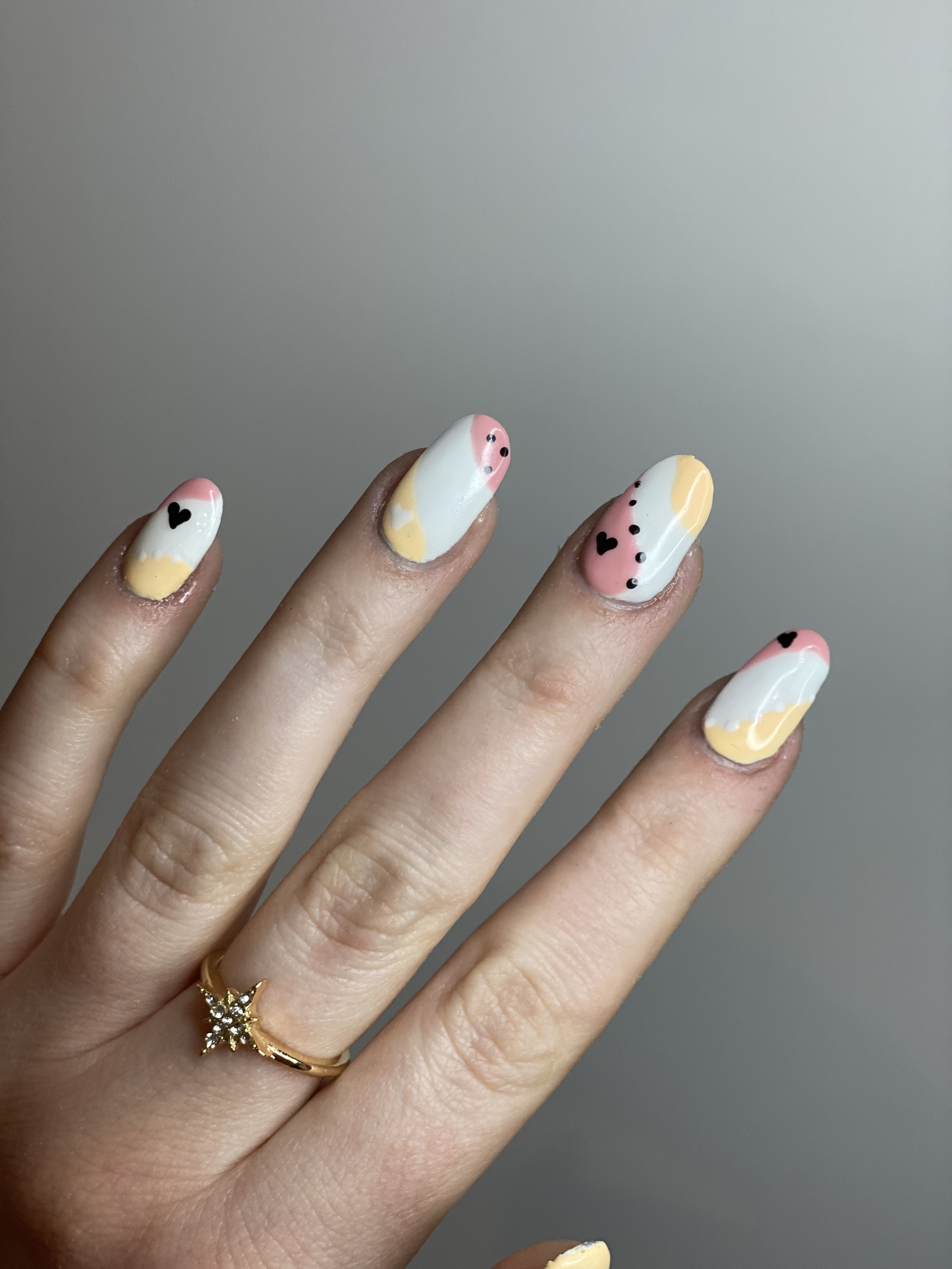 Acrylic nails with abstract art